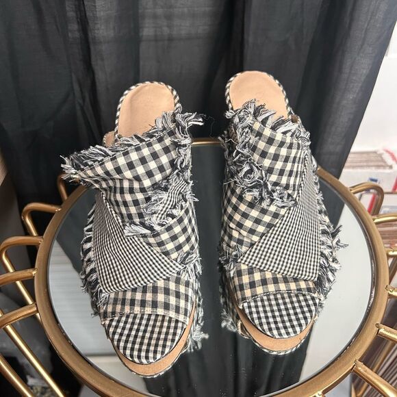 Enzo Angiolini Fallyn Gingham Heels - Picture 2 of 7